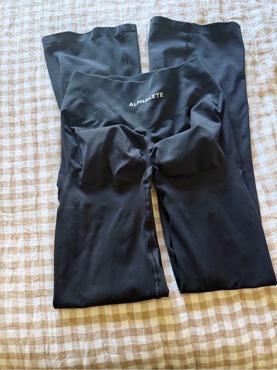 Alphalete Pants - Alphalete PUMP flared leggings